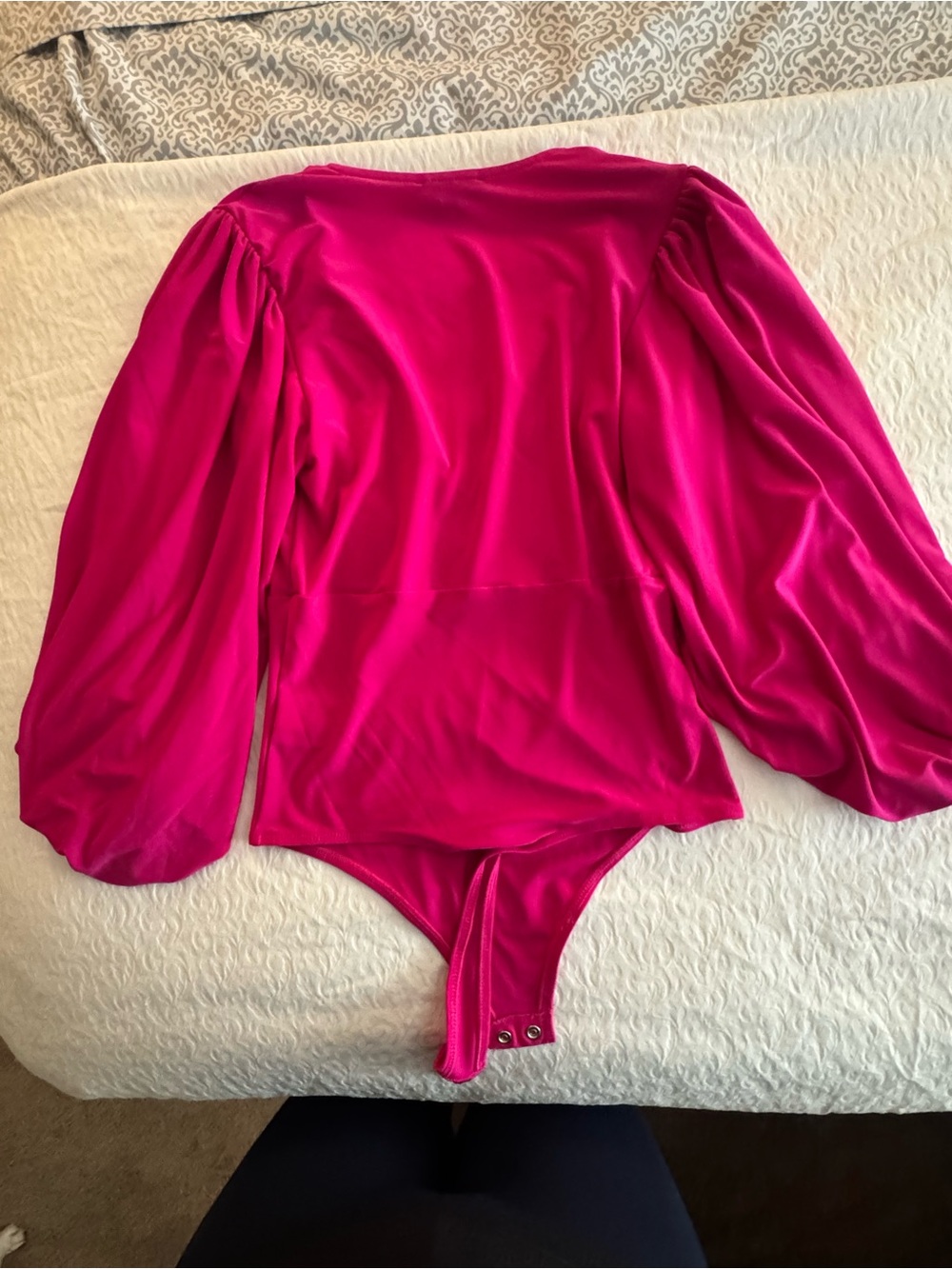 Express Fuchsia Long-Sleeve Puff-Sleeve Bodysuit